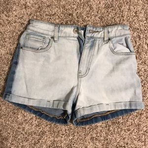 Two toned Pac Sun shorts!